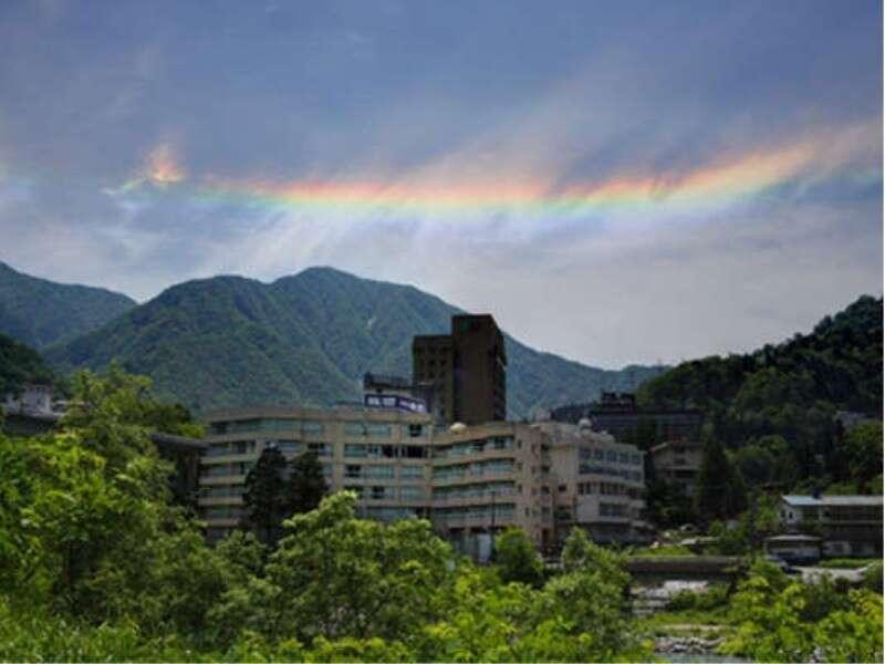 Готель Kurobe Unazukionsen Togen Екстер'єр фото