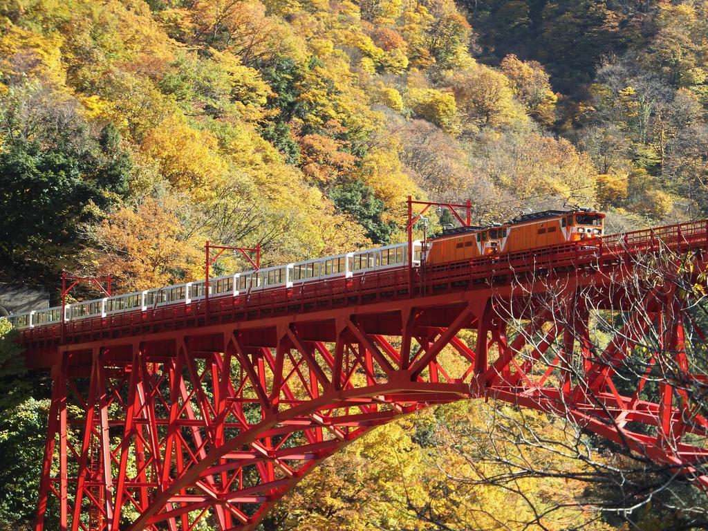 Готель Kurobe Unazukionsen Togen Екстер'єр фото